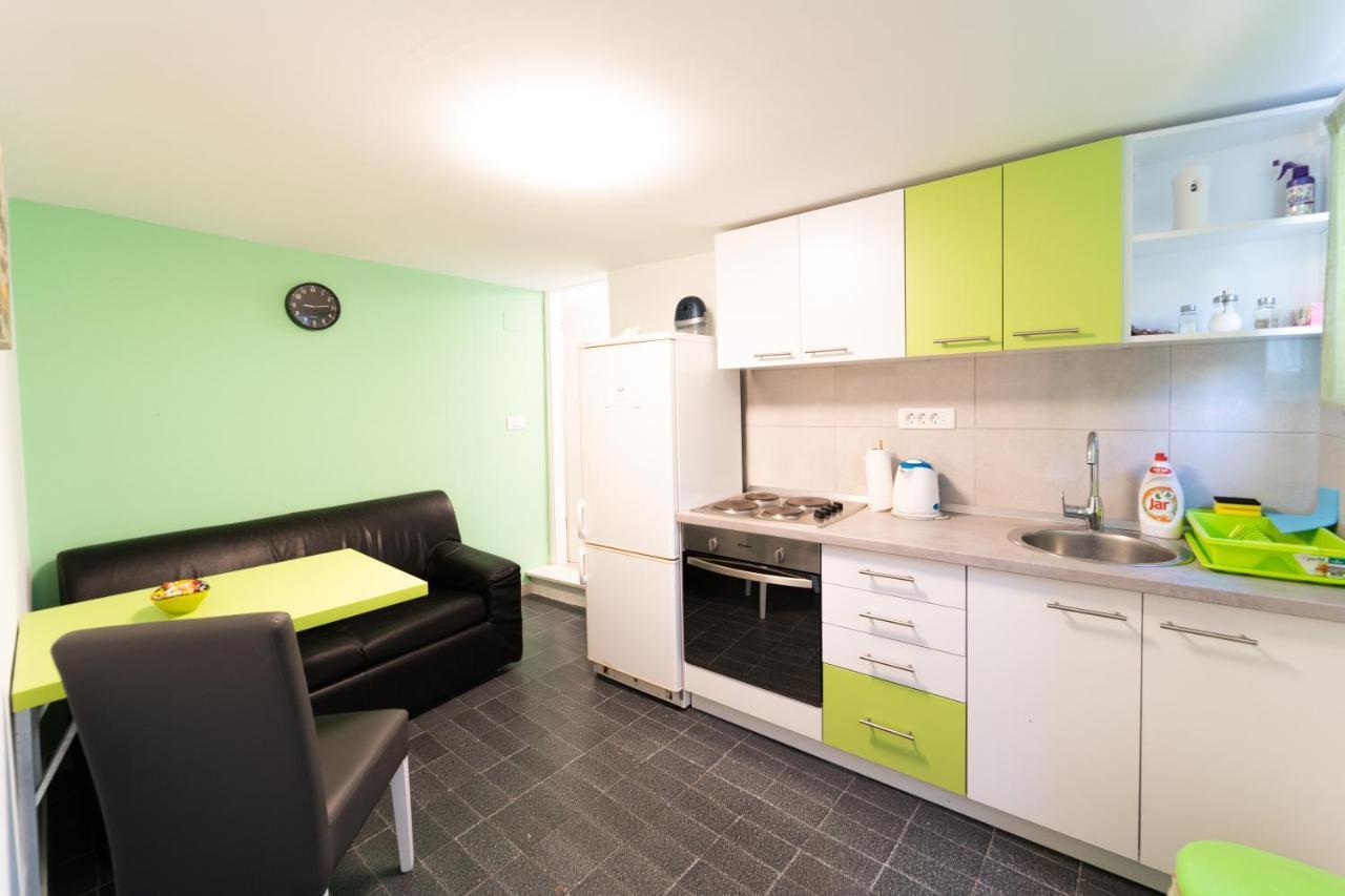 Apartment Fly Split Buitenkant foto