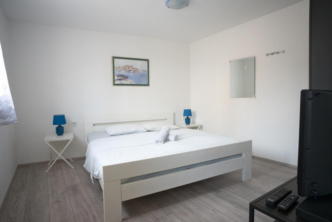 Apartment Fly Split Buitenkant foto